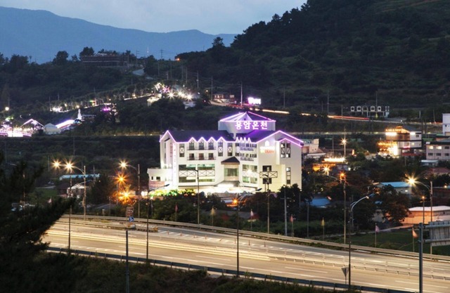 Benikea Cheongdo Yongam Oncheon