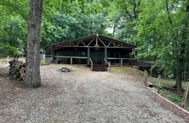 Bennet Cove Cabin, Lake Greeson