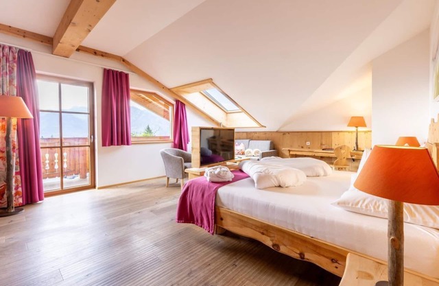 "Bergheimat" suite, separate WC and bath/shower (from 7 nights) - Nature and wellness hotel