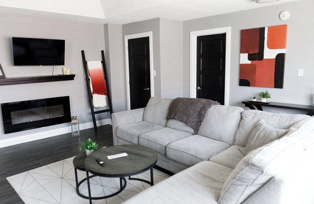 Berklee Suites of Stratford- Private 2 Bedroom Suite