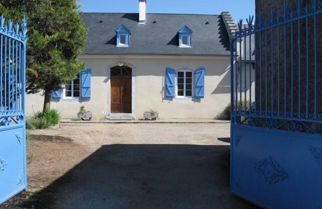 Bernac Dessus, 10km from Lourdes beautiful family gite for 2 to 15 people