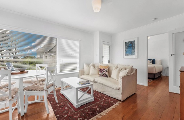 Bespoke Stays - Christmas by the Coast