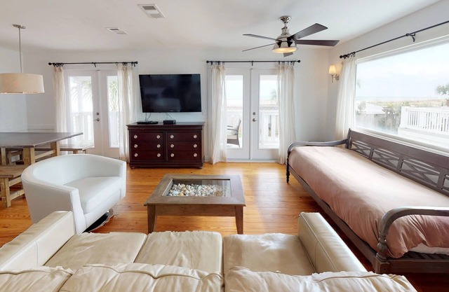 💲BEST BEACH💲 Gorgeous Ocean Views - Renovated Like POTTERY BARN - Beach Steps Away