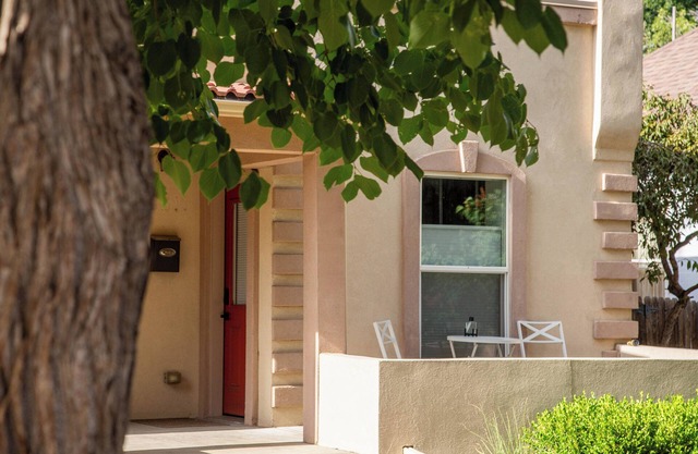 Best Denver Neighborhood! Walkable to EVERYTHING!