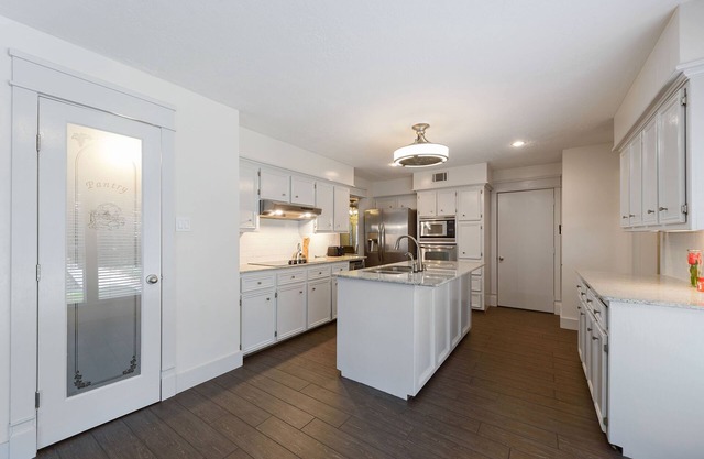 Best location - Large House - Private pool - Pool can be heated option!!!