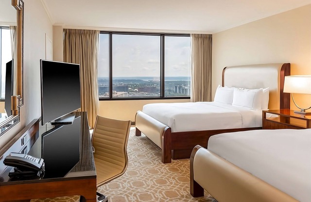 Best Place to Unwind! 2 Swimming Pools, Onsite Parking, Pets Allowed!