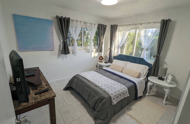 Best single house! Centrally located, 10min away from Aventura mall & Hard Rock