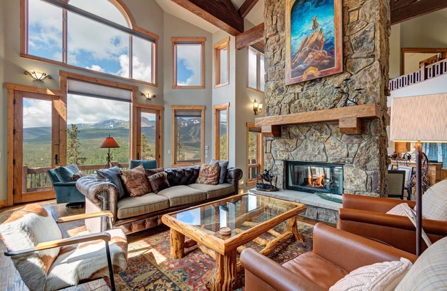 Best views in Breck! 5bed/6bth/shuttle/close to hiking trails & downtown