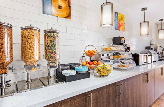 Best Western Plus Addison/Dallas Hotel