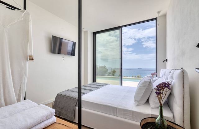 Betta VIlla | S Cave Villas Seaside Karystos