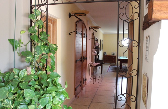 Between river, lake and sea, LANGUEDOCIENNE BASTIDE with billiards and 4 bedrooms