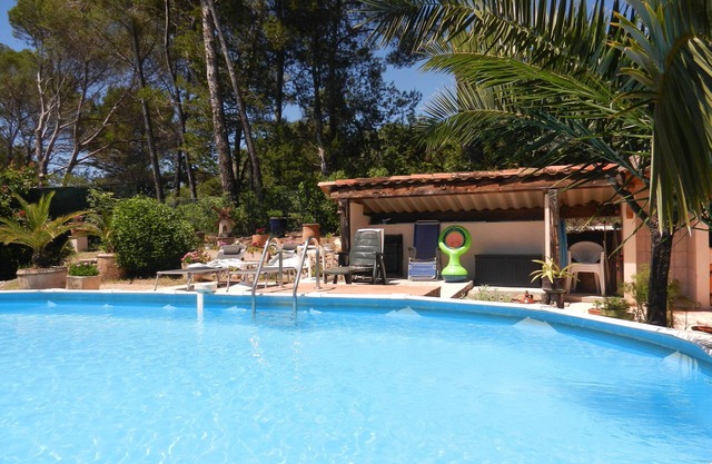 BETWEEN SEA AND MOUNTAIN CHARMING GROUND FLOOR -