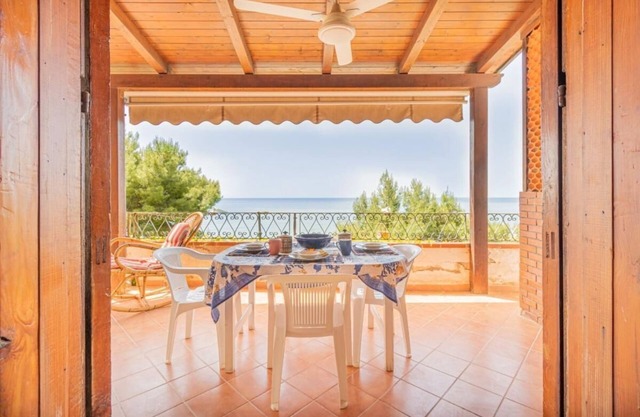 Between the sea and nature, we offer you a peaceful vacation away from smog.