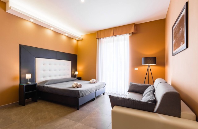 BH Napoli Railway - Nocciola