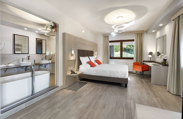 BHotel