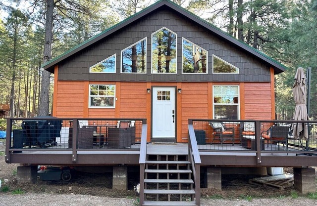 Big Buck | Micro-cottage Loft Lakes nearby