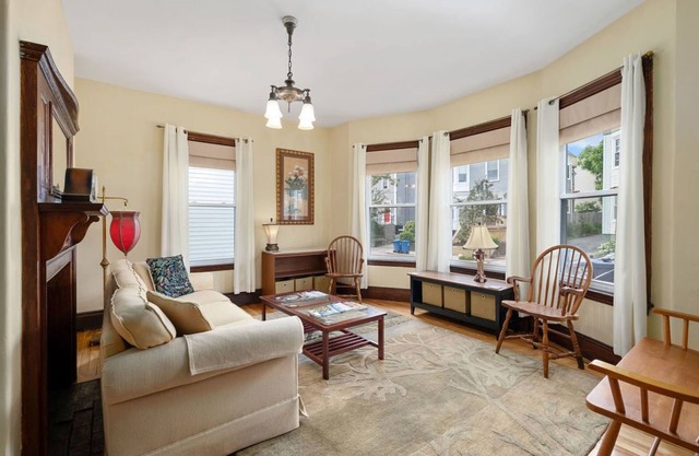 BIG First floor 3 bedroom in the East End, close to ocean, parks, and downtown.