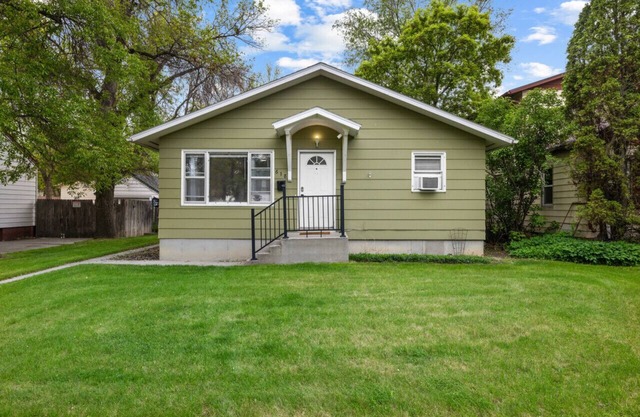 Big Green Charming Retreat