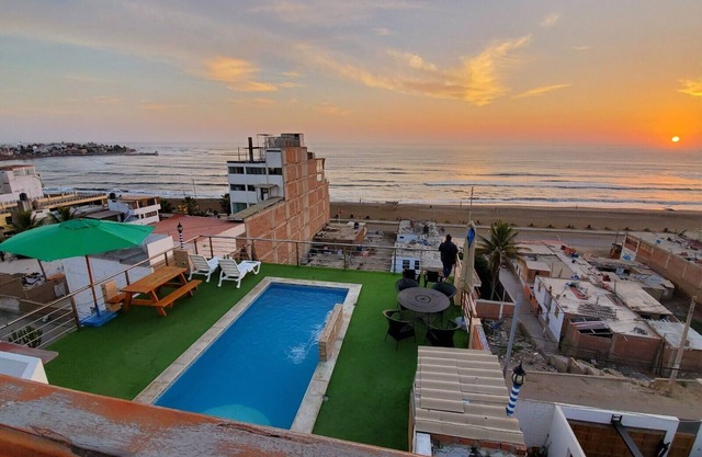 Big House with Pool at 4th floor front to the Beach