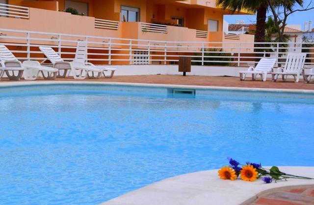 Big & nice pool, cozy apartment!