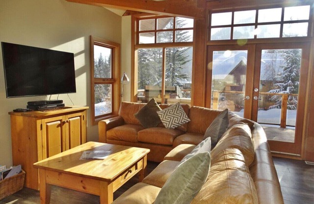 Big Red Lodge Red Mountain