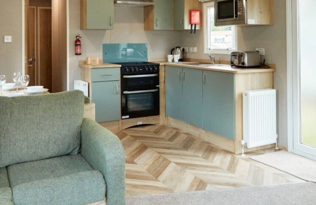 Billing Aquadrome Silver 2 Bed Caravan ML20