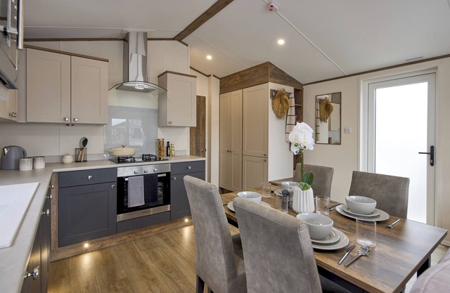 Billing Aquadrome 2 Bed Hot Tub Caravan MD02