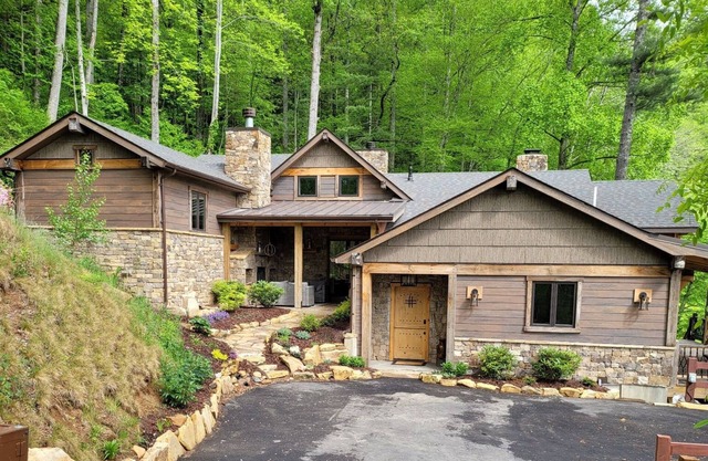 Birch Bay Retreat, a secluded, lake front residence at Bear Lake Reserve. n