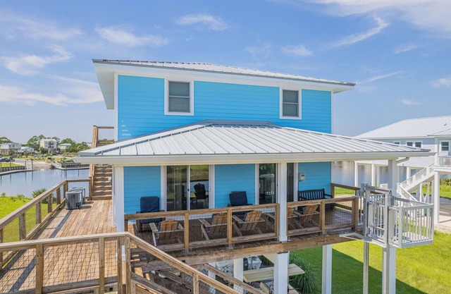 Bird’s Up Retreat-Gulf Front Home at Shell Point Beach