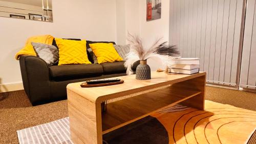 Birmingham City Centre Apartment with Parking