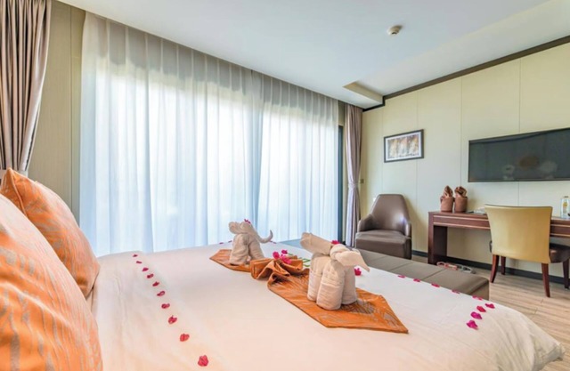 BJ & Radisson Deluxe King Room