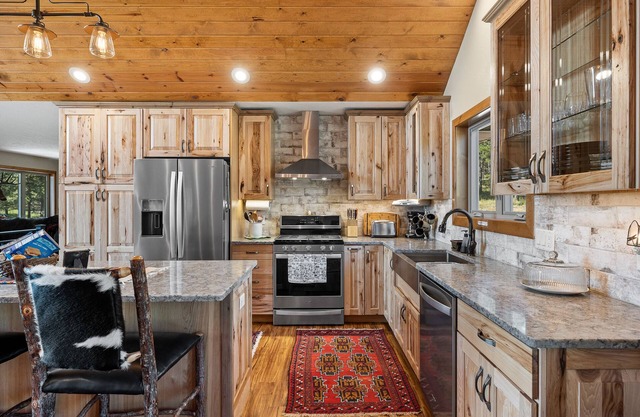 Black Hills Heaven! Mt. Rushmore, Keystone, Custer State Park, Crazy Horse!