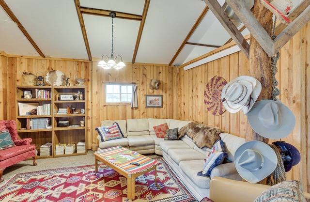 Black Hills Vacation Rental 25 Mi to Mt Rushmore!