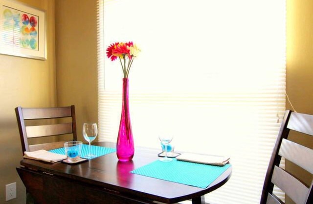 Blocks to the beach! Ocean Beach Oasis!