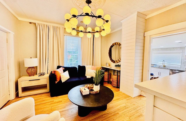 Blue Bungalow, South Park, Oregon District, UD, MVH