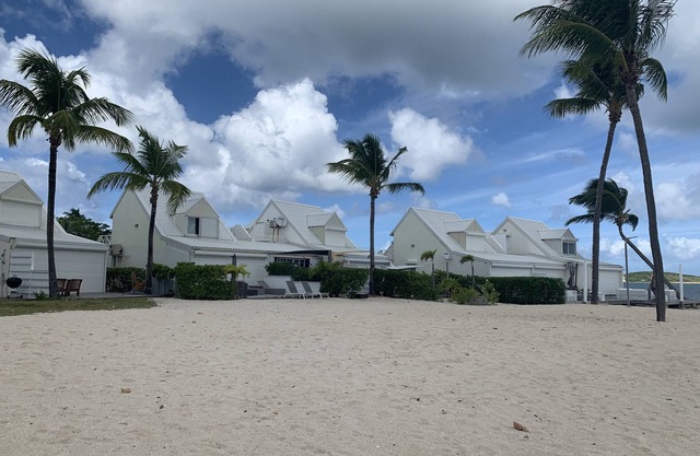 Blue Diamond - studio with beach access