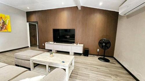 Blue Donkey - Saint Kitts