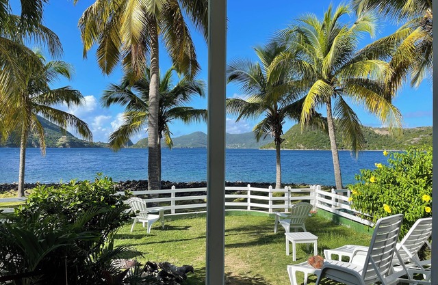 Blue Lagoon, Cottage feet in the water