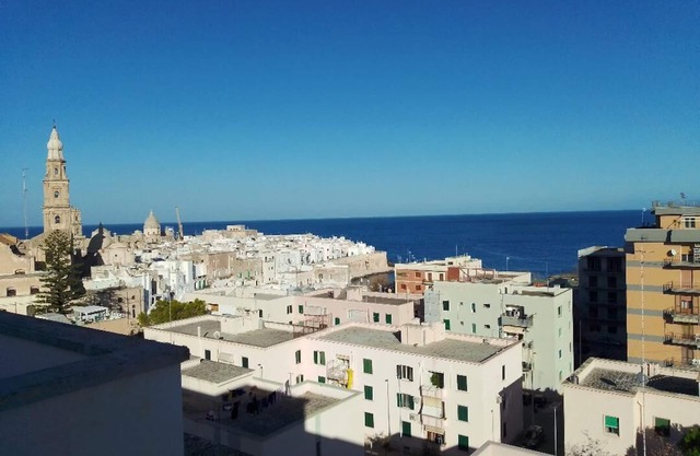 BLUE MONOPOLY Sea front