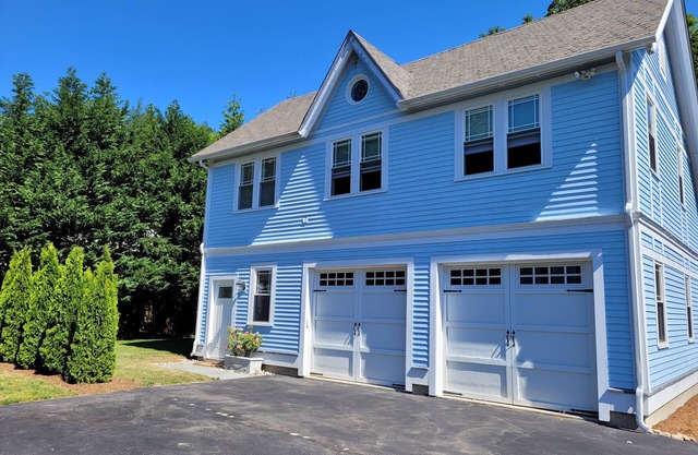 Blue Moon Carriage House