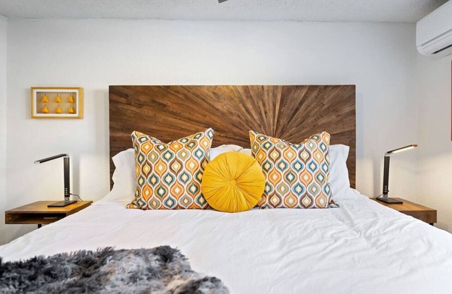 Blue Moon Extended stays w/Casper Mattress