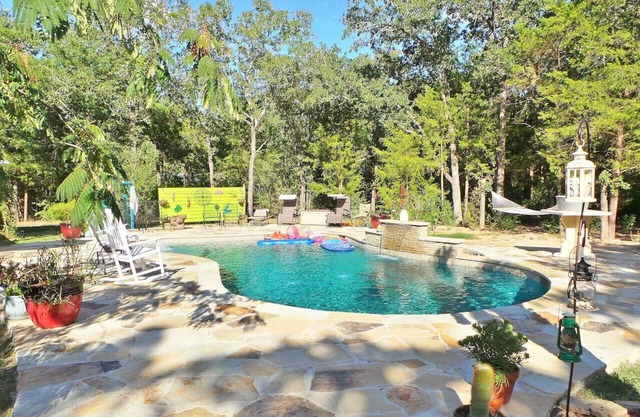 Blue Ridge Hideaway ~ Convenient & Secluded Oasis!