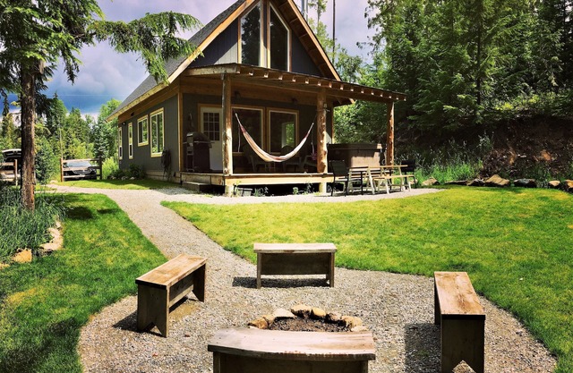 Bluebird Chalet- Chalet Two