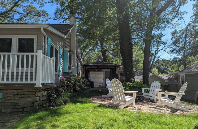 Bluegill Cottage l Cozy Fall Nights, S’mores & Lakefront Fun
