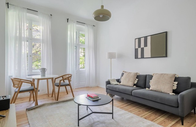 Blueground | Alt-Treptow, balcony, nr Spreeufer