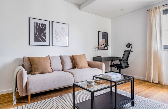 Blueground | Alvalade, balcony, nr Campo Pequeno