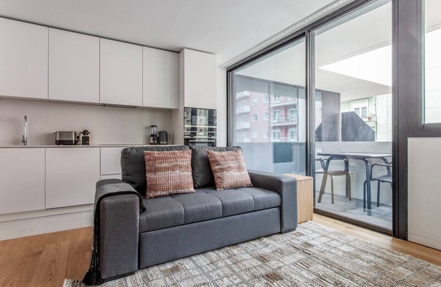 Blueground | Amoreiras, gym, pool & spa