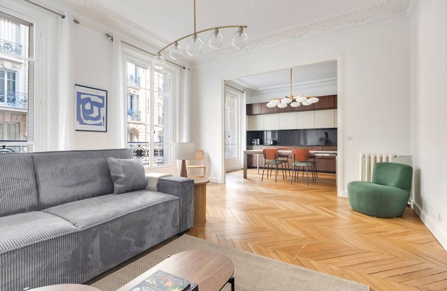 Blueground | Passy, view, nr Trocadéro