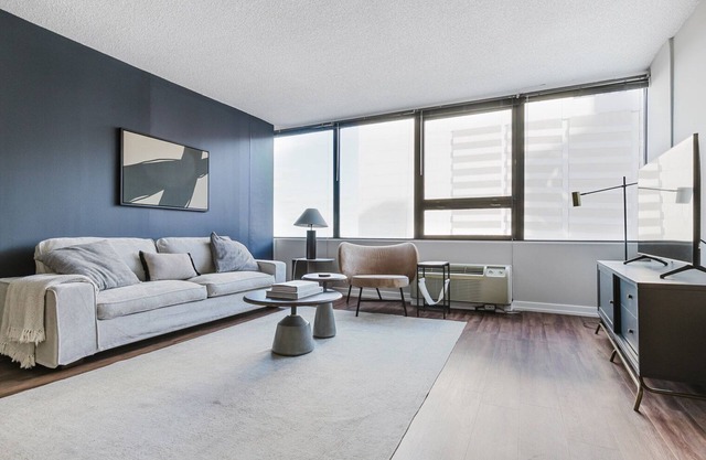 Blueground | South Loop, rooftop & gym, nr parks