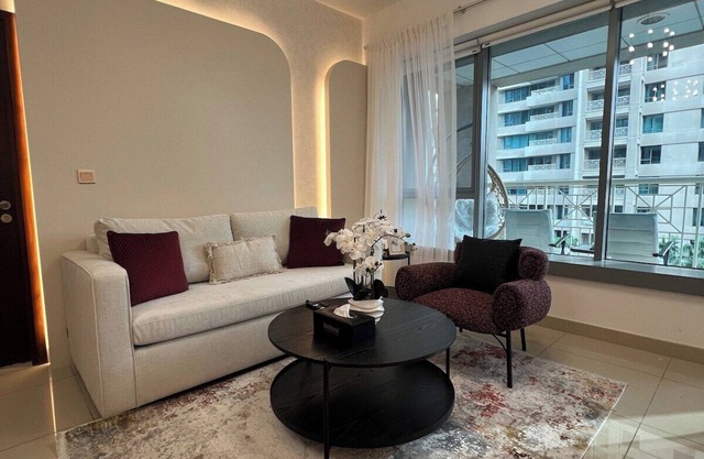 bnbme | Downtown Dubai Pool View Apartment | Walk to Burj